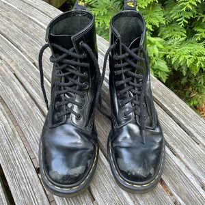 Women’s Dr. Martens 1460 Leather Lace Up Boots - US Size 7